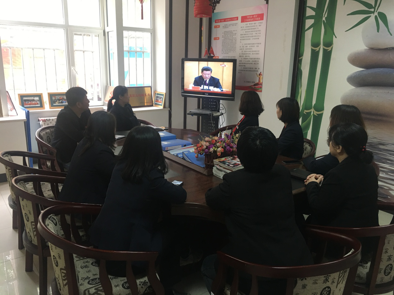 嘉华社区组织团员观看“纪念五四运动100周年”直播