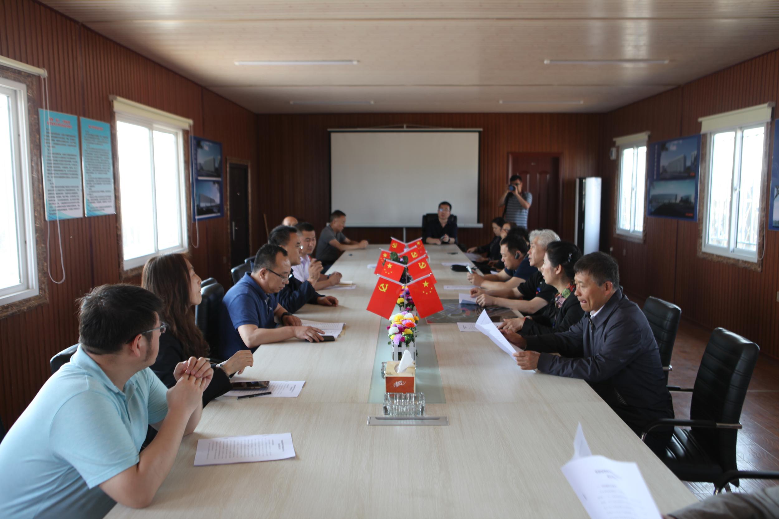 区人大视察高新技术产业发展和科技创新工作