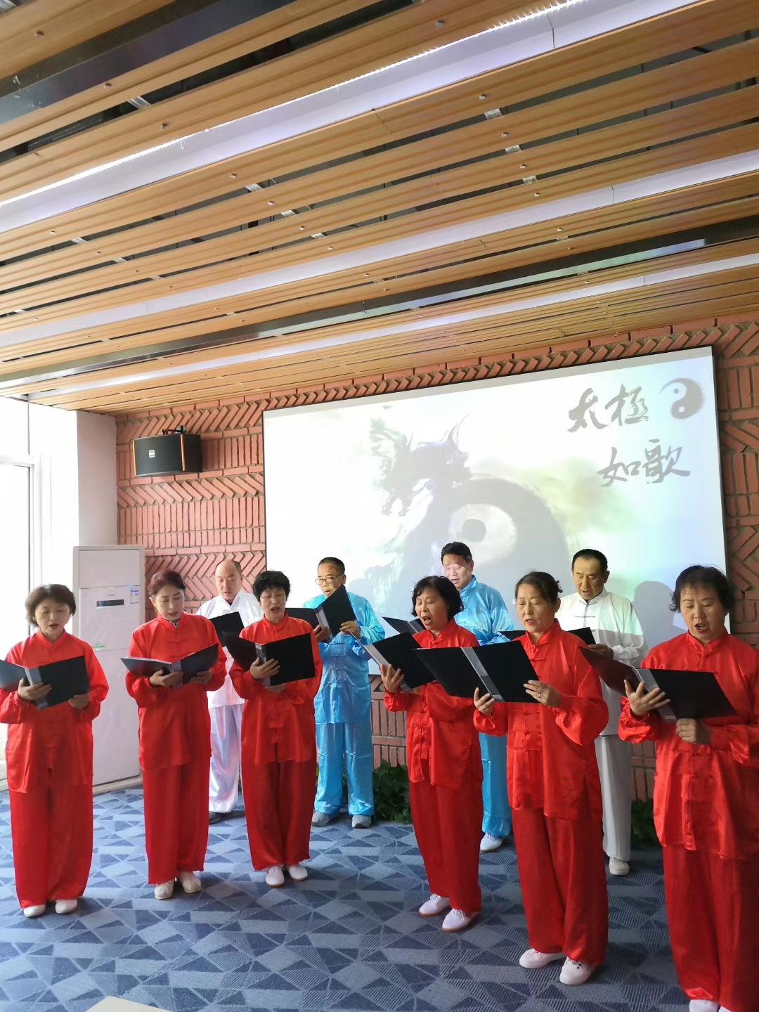 全运村社区党支部开展“读书增智慧朗诵抒情怀”主题读书活动