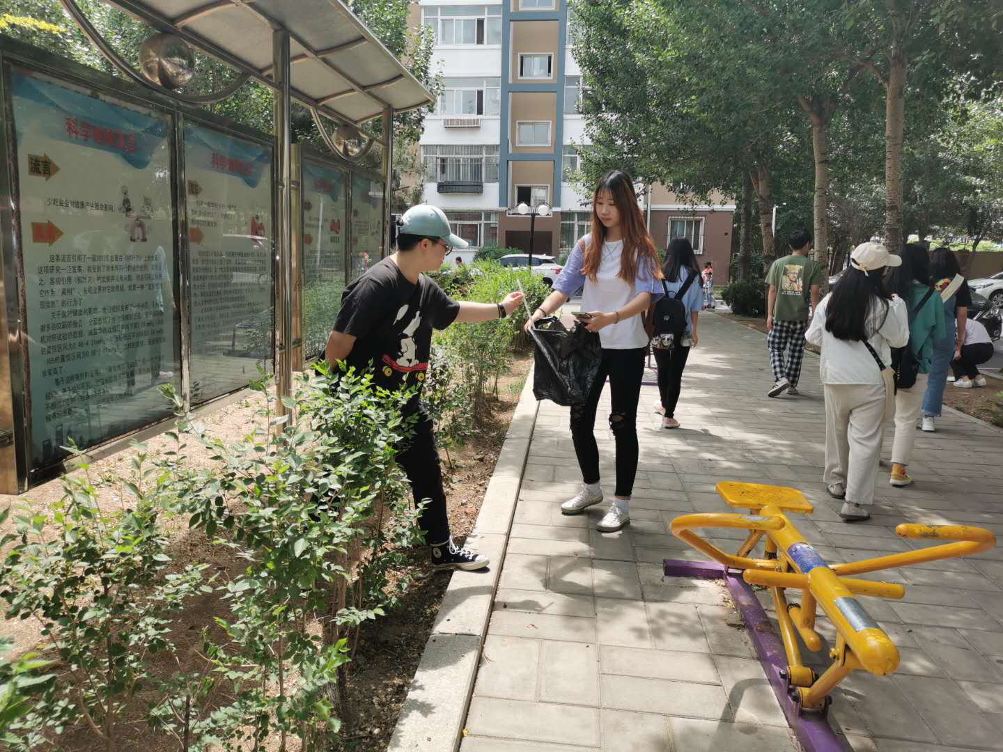 嘉华社区团支部开展“青春心向党建功新时代”主题团日系列活动