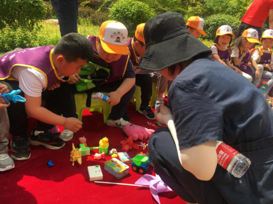 小鬼当家·跳蚤市场——东湖街道紫提东郡社区“六·一”国际儿童节主题活动
