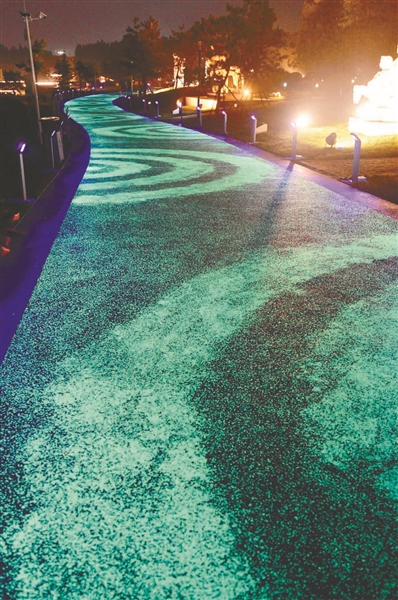 首条炫彩跑道亮相莫子山公园