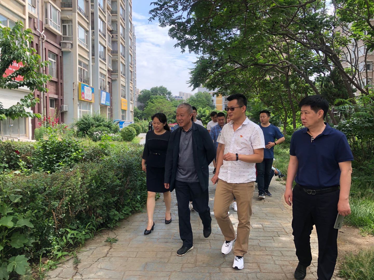 市、区、街领导莅临塞纳社区检查指导社区养老服务站工作