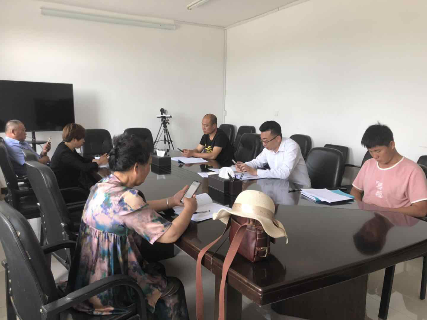 加强正风肃纪力量提高工作人员能力——望滨街道对新选聘正风肃纪监督员及时...