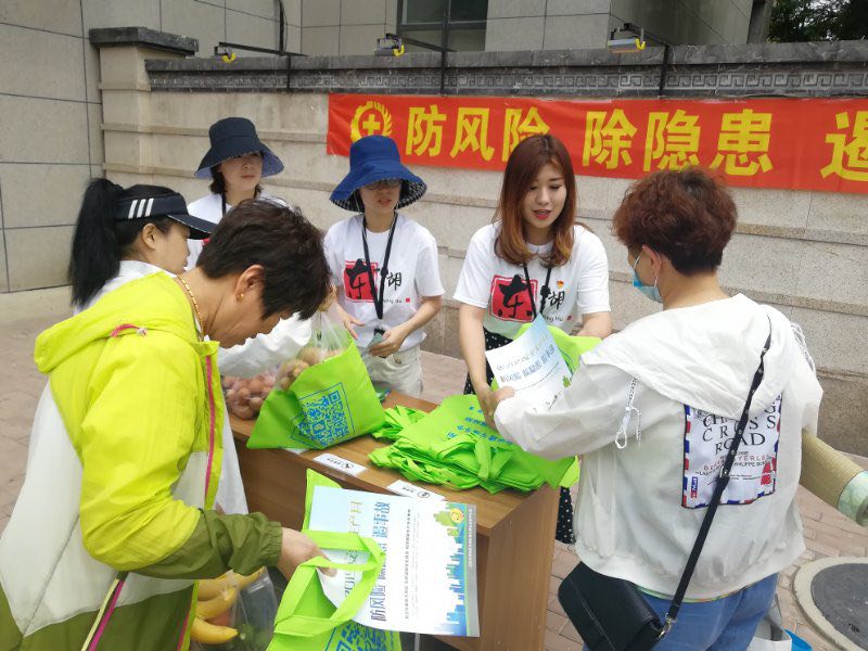 东湖街道开展安全生产月宣传活动