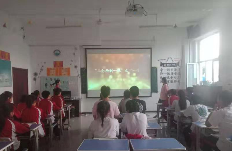 沈阳国际公关礼仪学校团委开展主题团课