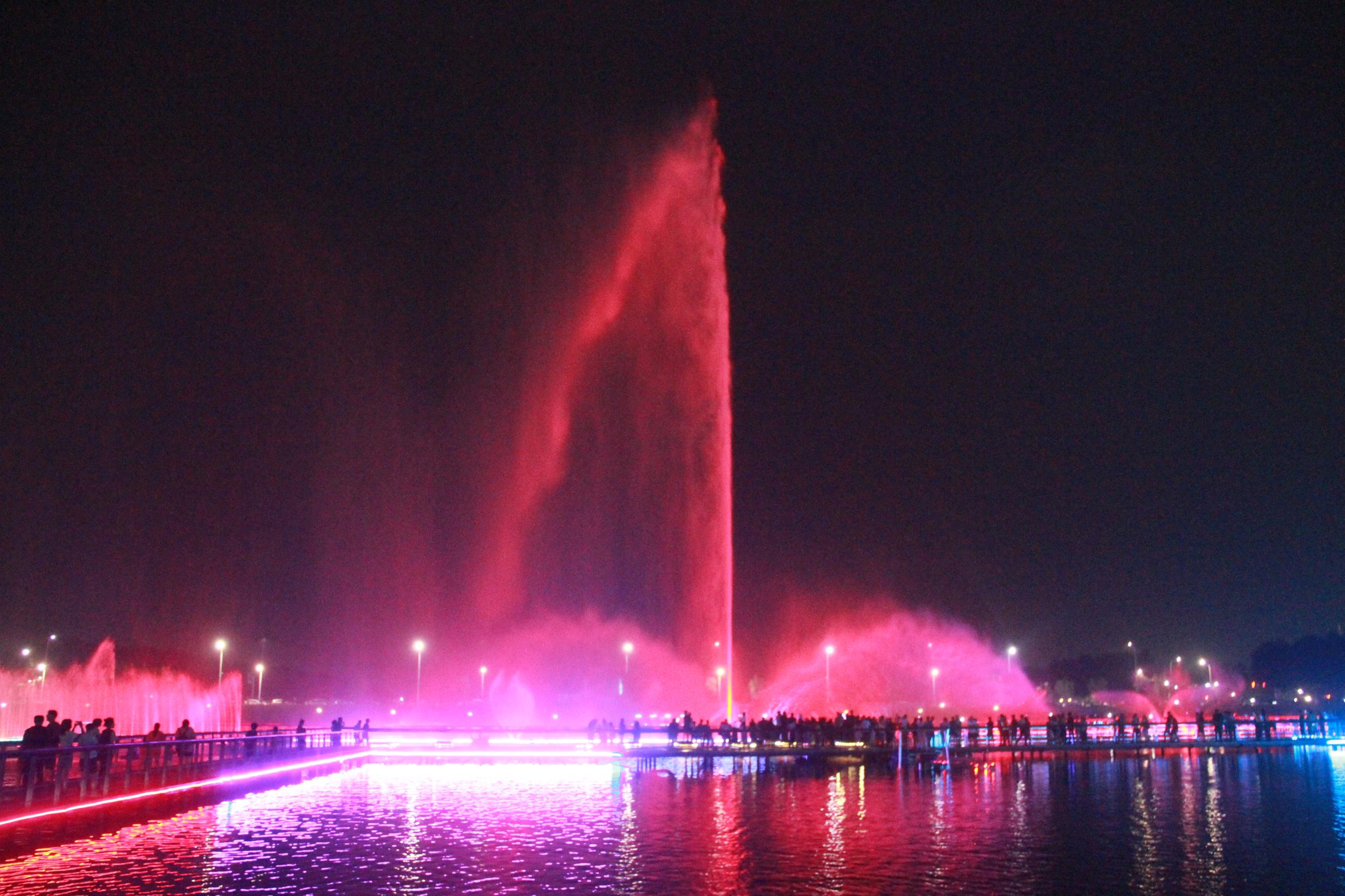 炫彩音乐喷泉亮相浑南