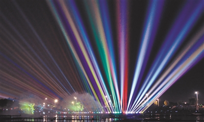 不虚此行!“网红喷泉”开放首日迎4万游客