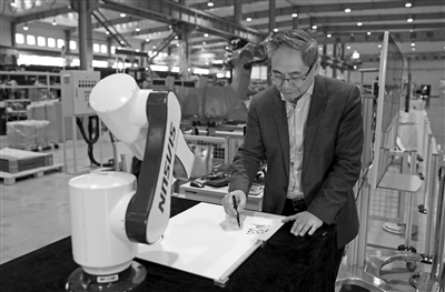 沈阳唯一!沈阳新松机器人总裁曲道奎入选“全国非公经济人士优秀建设者”公...