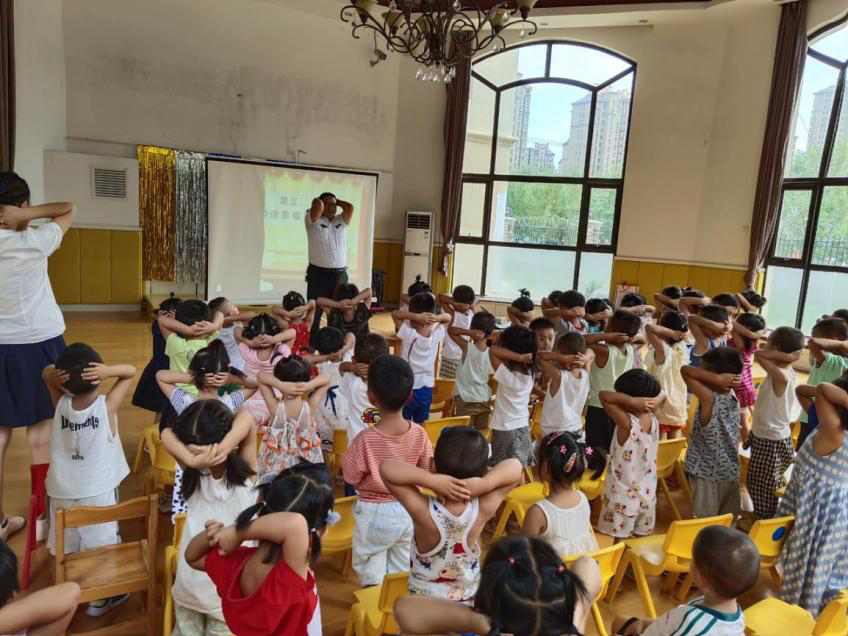 开开心心过暑假,安全教育要记牢——恒大江湾社区暑假安全教育讲座