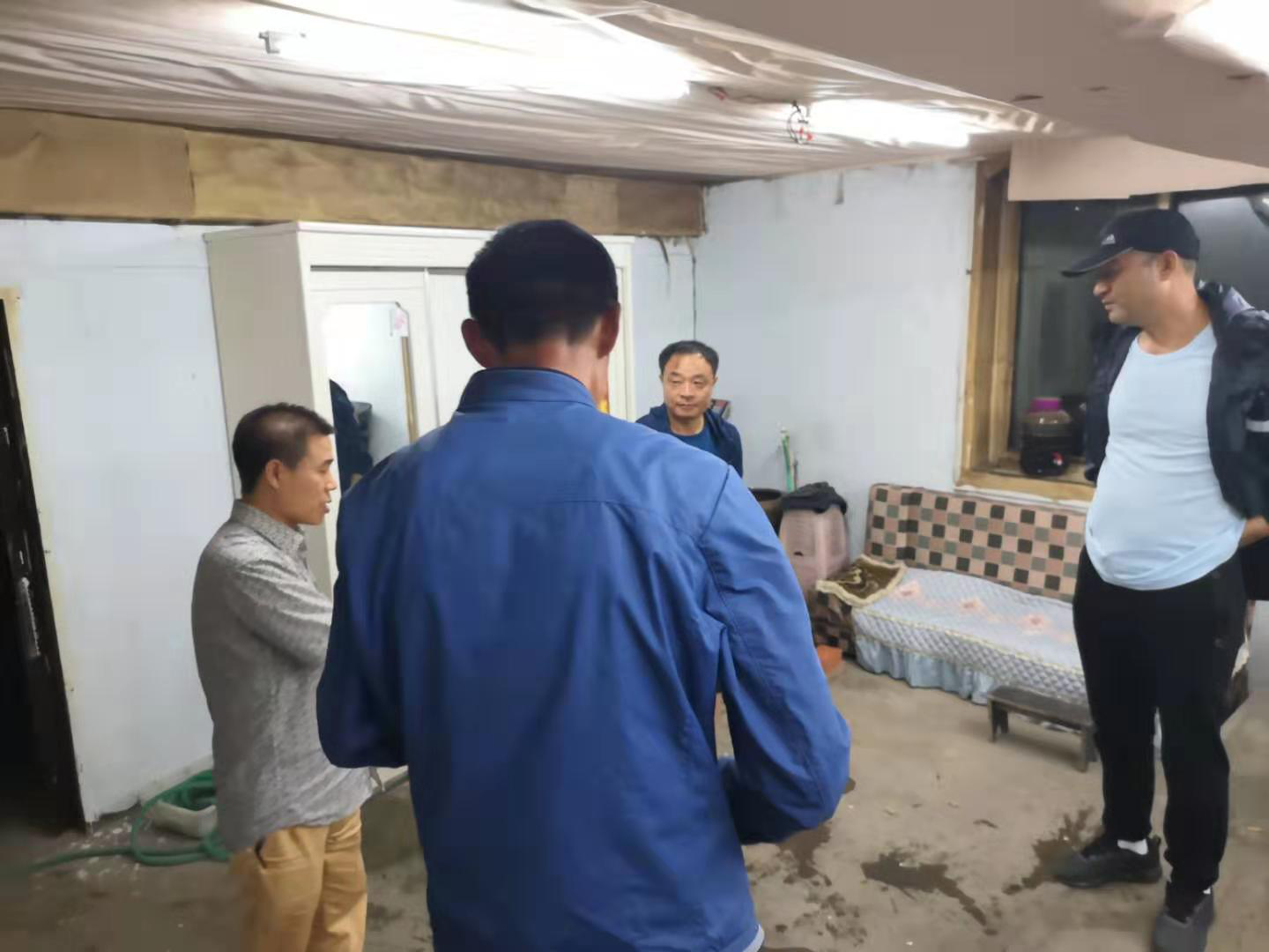 永胜街道对各社区再次进行防汛巡视检查