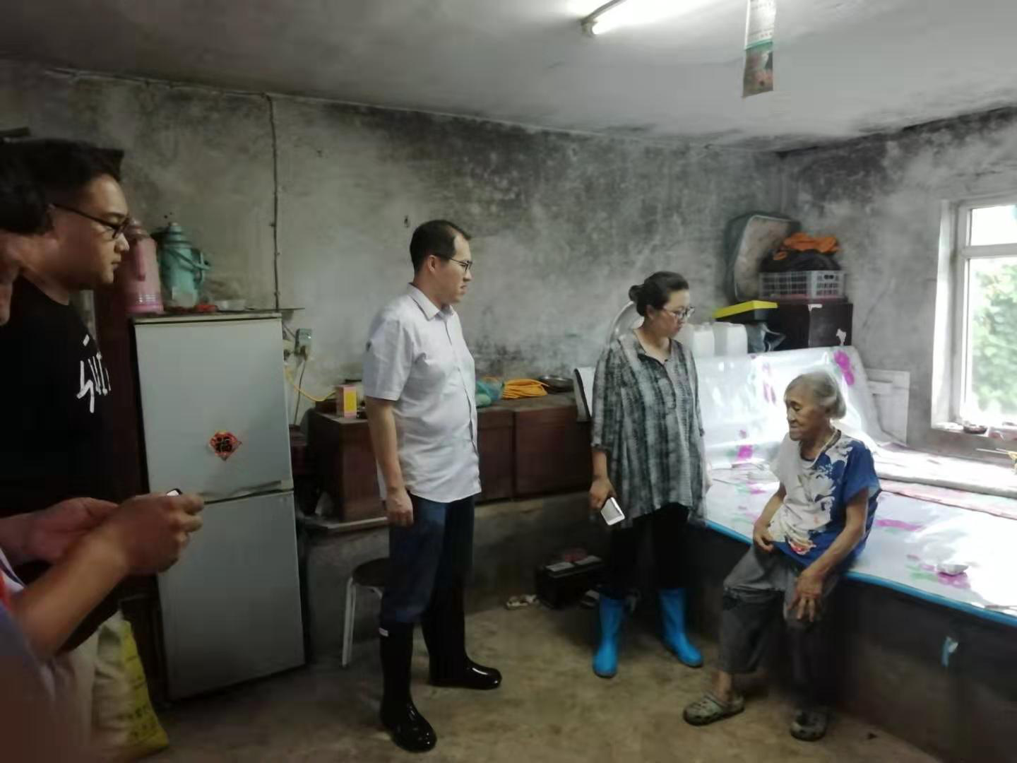 区委组织部领导一行检察祝家防汛工作