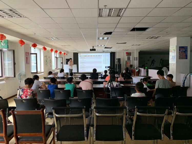 白塔街道百荷社区开展“学校放假社区开学”科普讲堂系列活动之交通运输