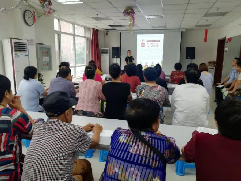 杜绝楼道杂物，共建平安小区——文欣社区召开“楼道清理工作”宣传会议