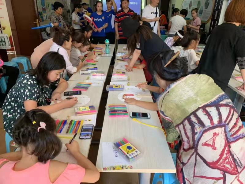 五三街道河畔新城社区团支部开展“学校放假社区开学”系列活动