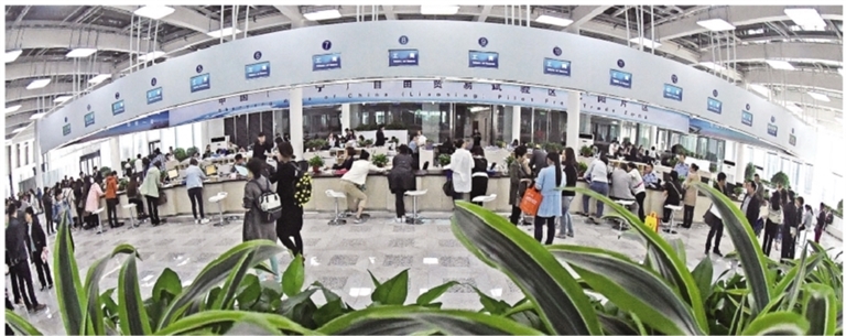 潮平两岸阔奋楫正当时