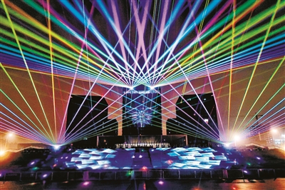 炫彩激光秀 点亮浑南夜空