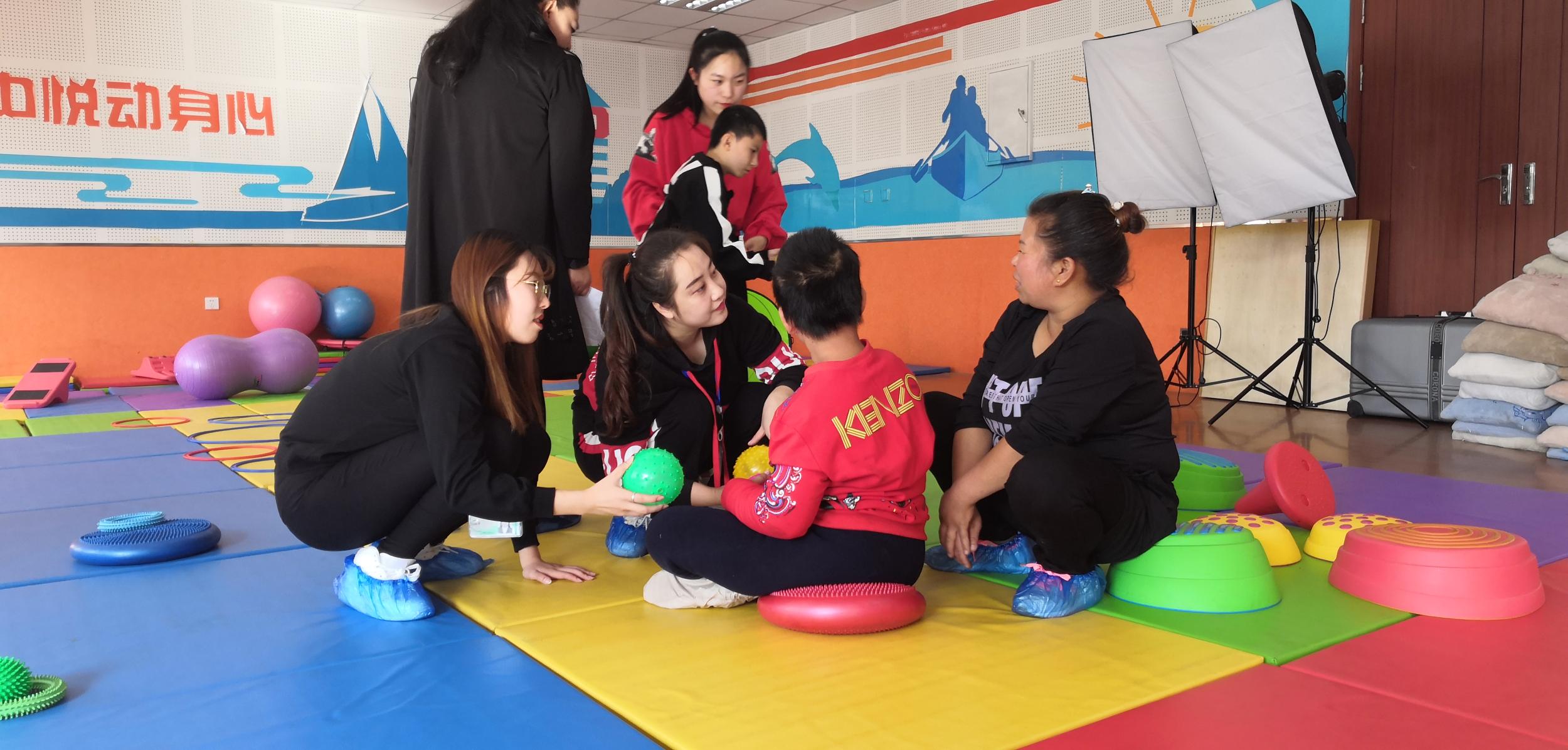 浑南区阳光学校开展资源教室课程活动