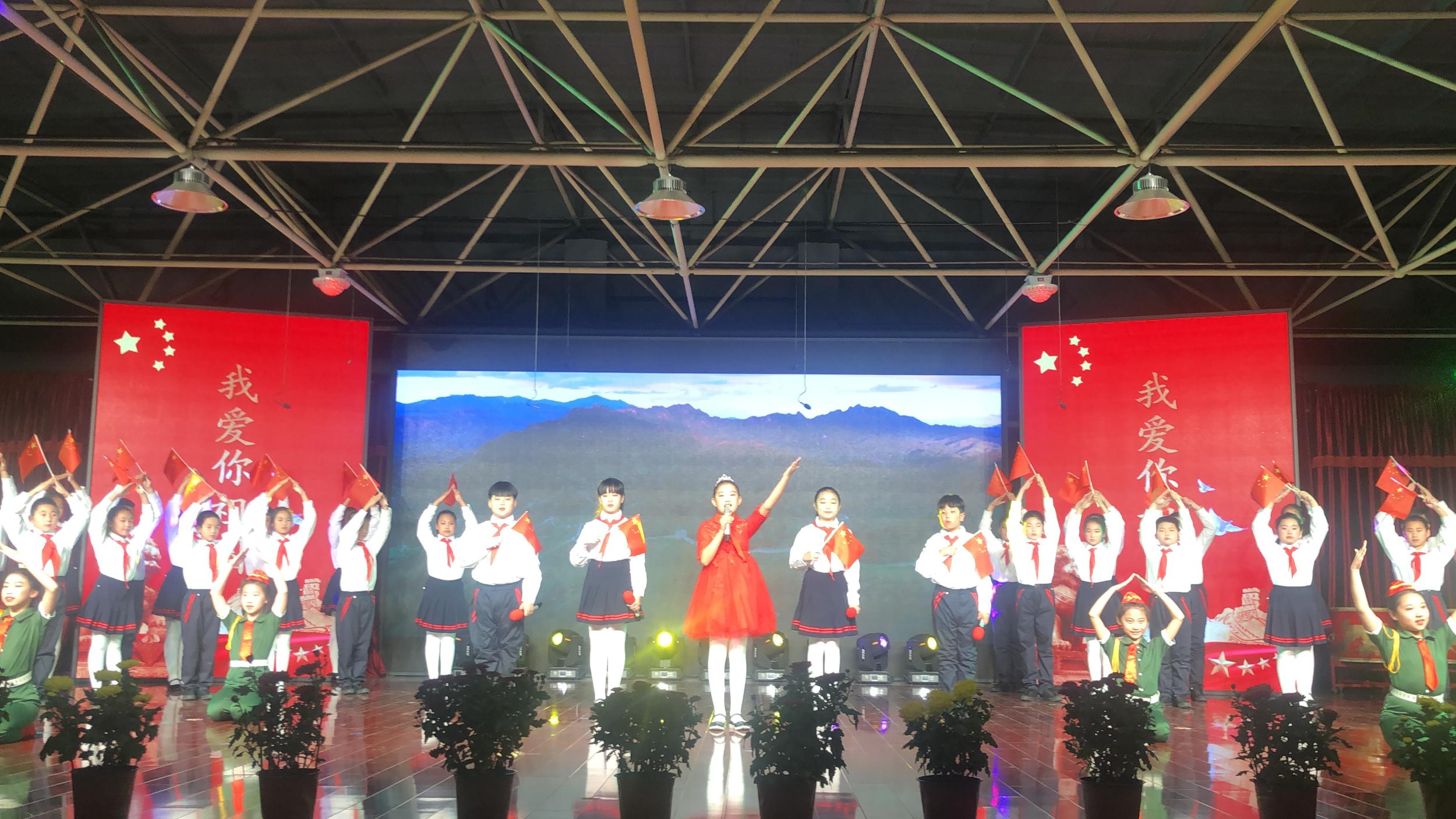 经典滋润校园  诵读点亮人生