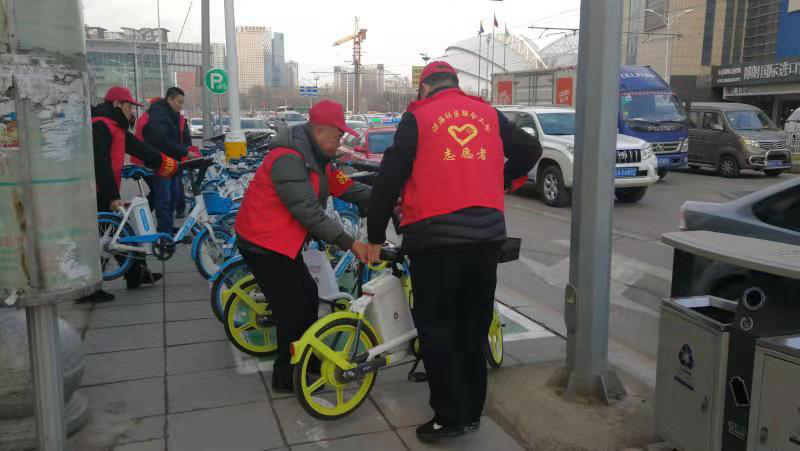 沿海社区党总支开展“共产党员当先锋 为民服务解难题”志愿服务活动