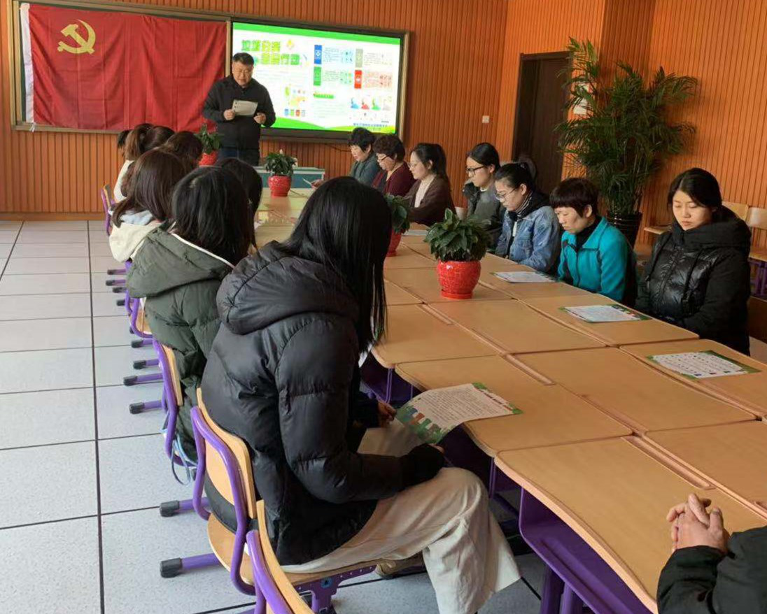 恒大江湾社区开展在职党员 “垃圾分类”宣讲活动