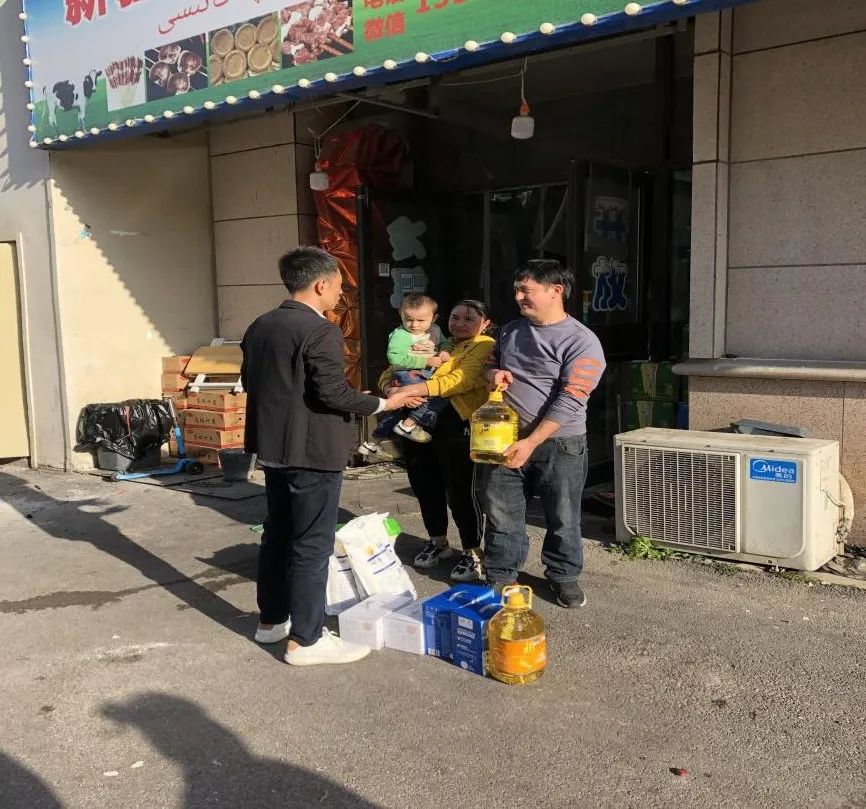 东湖街道：结对结亲情意重 民族团结促“两邻”