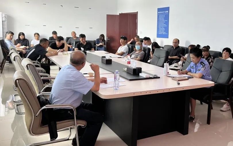 区司法局开展法治政府建设讲座