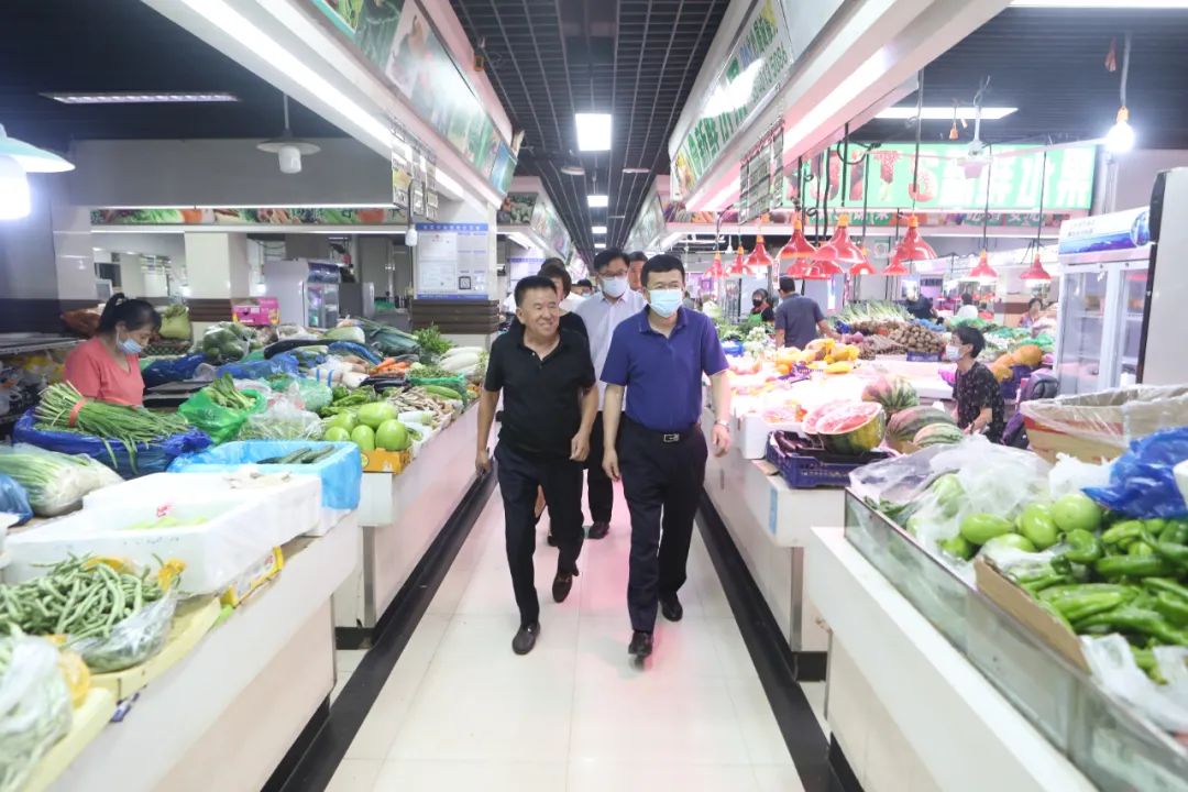 区长任立辉调研我区文明城市创建和高铁沿线环境整治工作