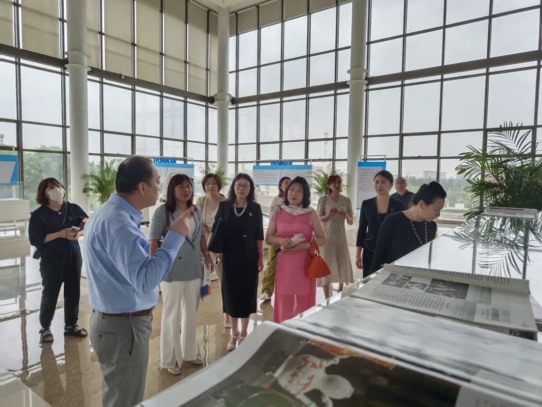 高新区机器人产业联盟企业家座谈会暨沈阳市女企业家走进浑南活动举行