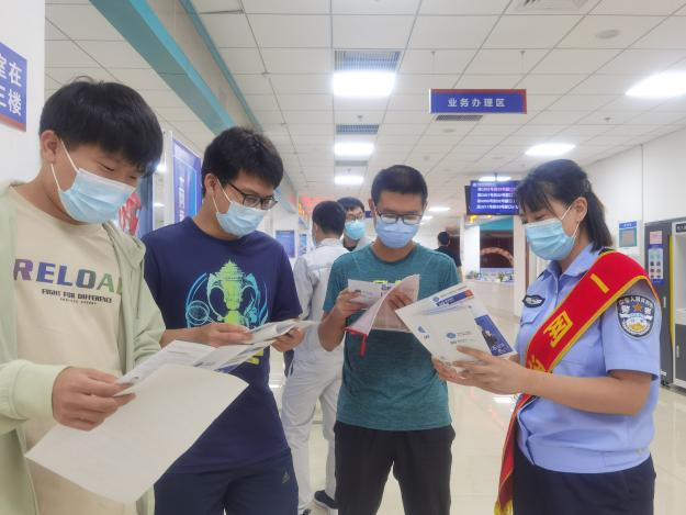 区社会事务服务与行政执法中心：优质服务暖人心 心系企业解难题