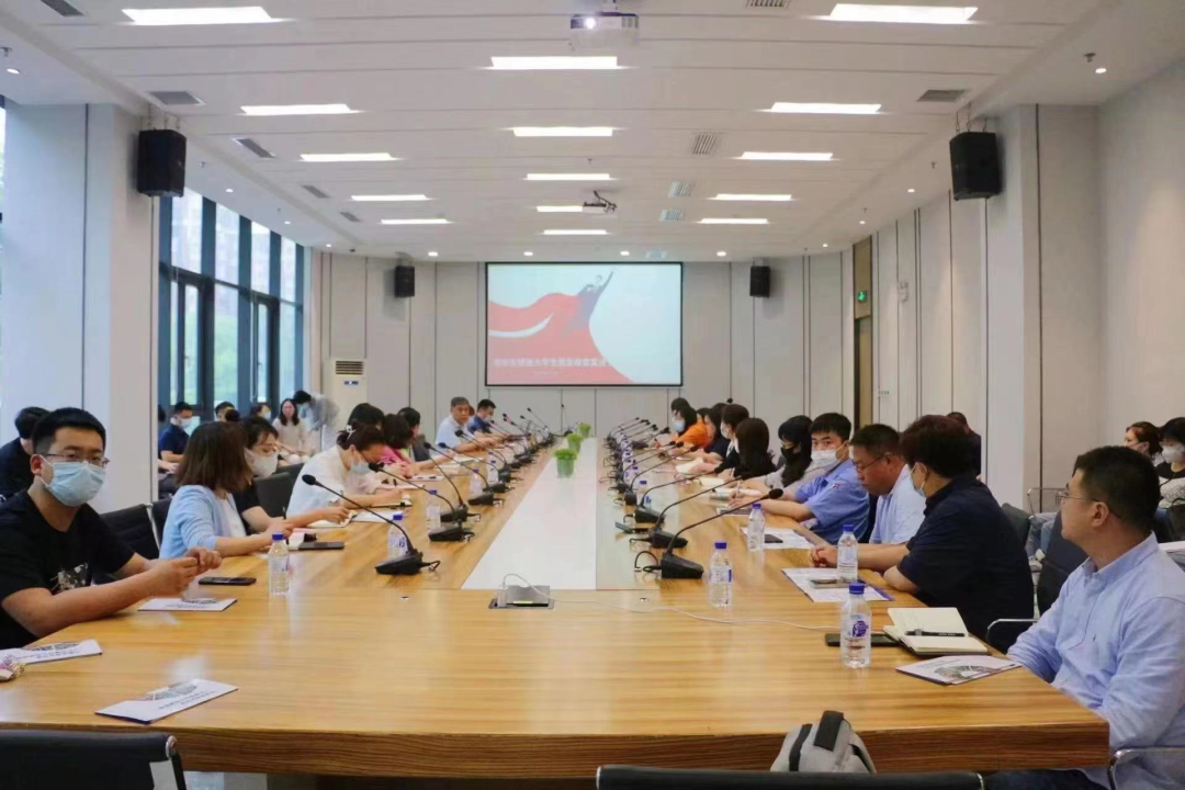 区人社局：“流动会客厅”让满意留在群众心间