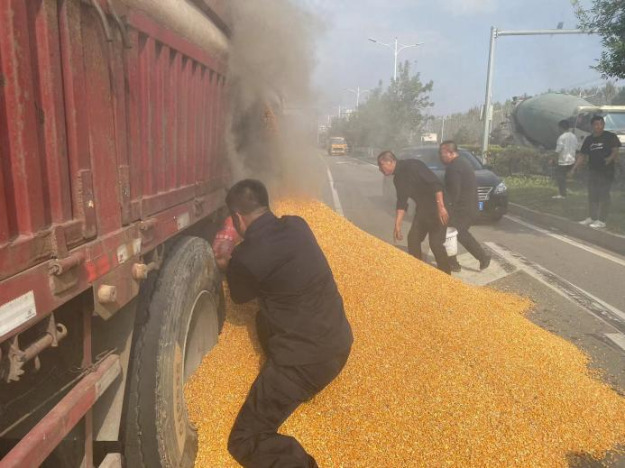 危急之时显身手 迎难而上暖民心