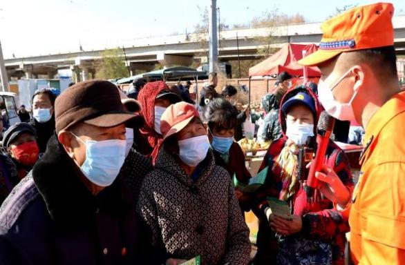 棋盘山管委会开展森林防火宣传进“集市” 活动