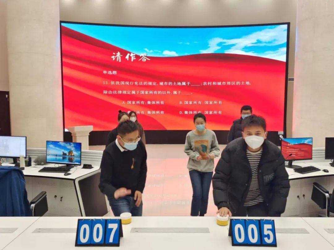 区公共服务中心开展“学习党的二十大精神 与宪法同行”知识竞赛活动