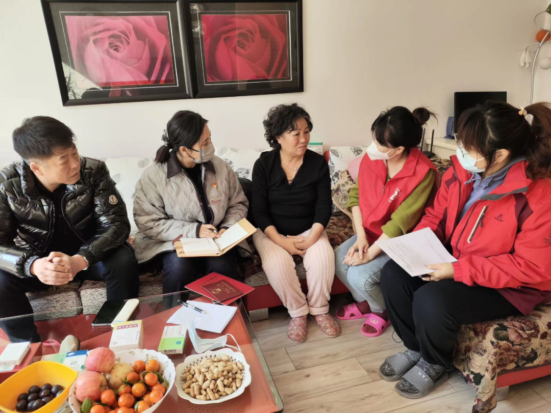 桃仙街道： “共享儿女”志愿服务团队为社区老人排忧解难