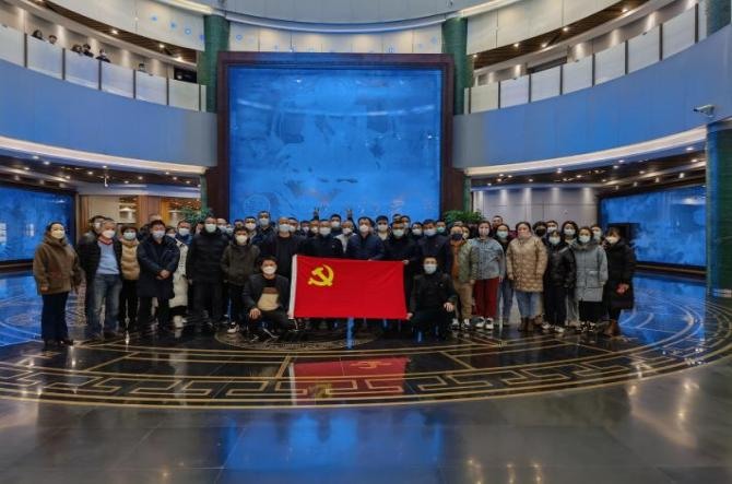 区城管局组织党员干部参观廉政文化展