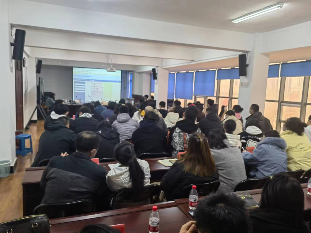 白塔街道开展社工“充电蓄能”培训 充实社区治理“源”动力