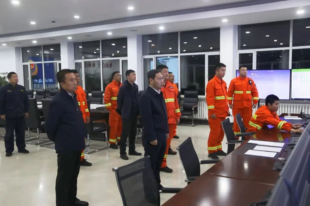 区委书记闫占峰调研检查我区旅游及森林防火有关工作