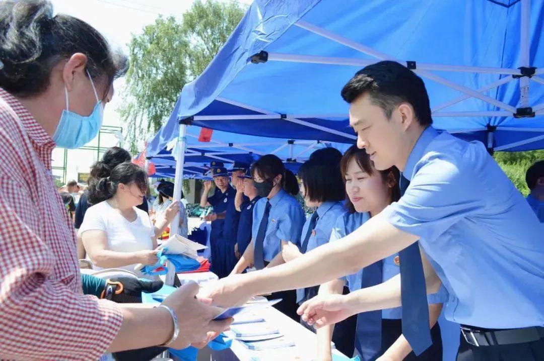 浑南区人民检察院开展“安全生产月”宣传咨询日活动