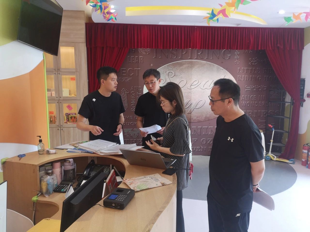 区教育局开展校外培训机构交叉互查专项工作