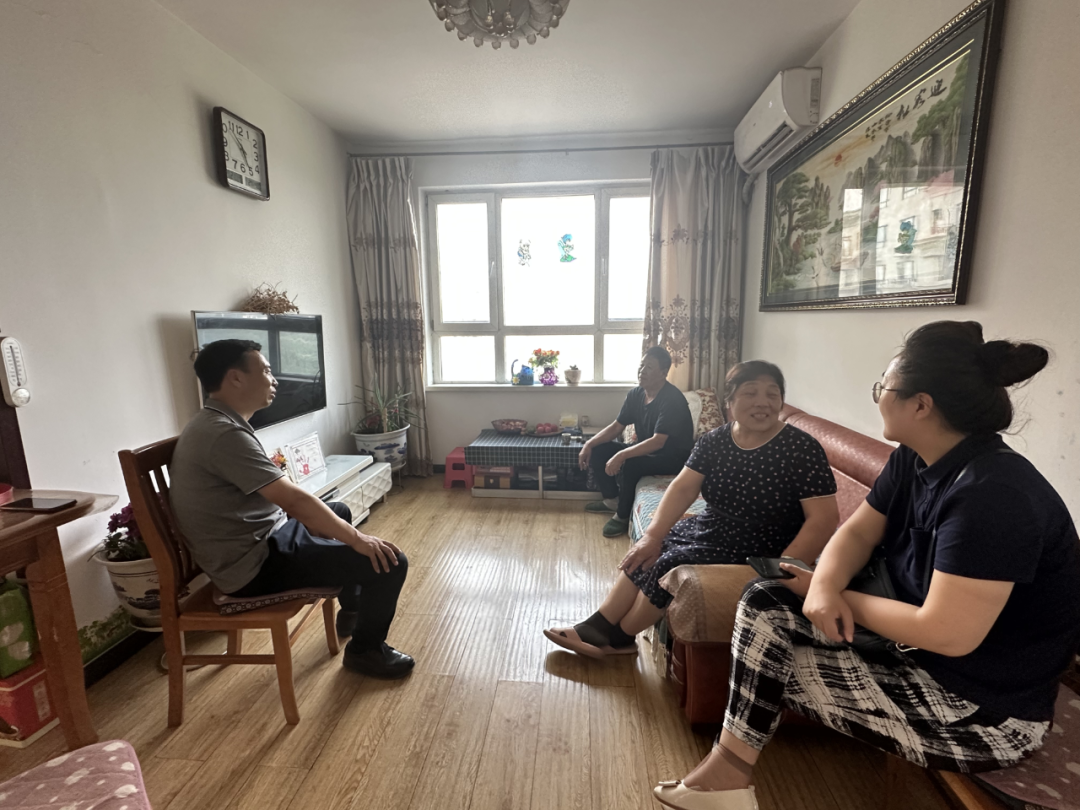 区委组织部走访慰问我区援疆援藏干部家属