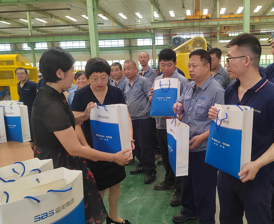 我区各级工会开展2023年夏季防暑降温“送清凉”慰问活动