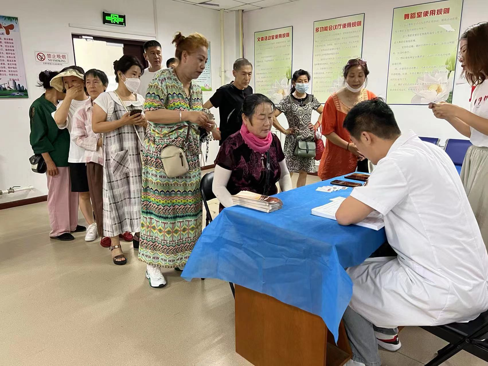 白塔街道：义诊服务进社区 关爱居民零距离