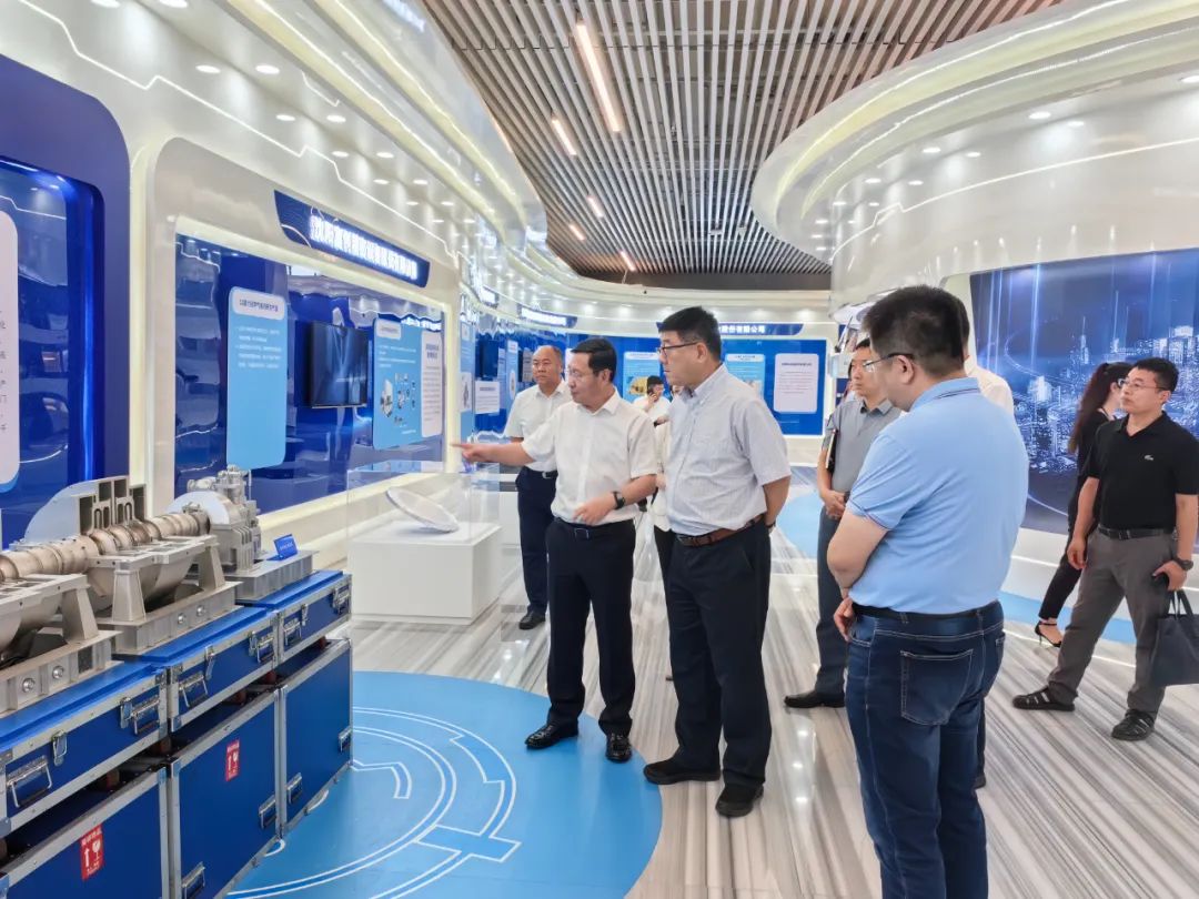 科技部高新技术司副司长梅建平一行赴浑南区调研考察