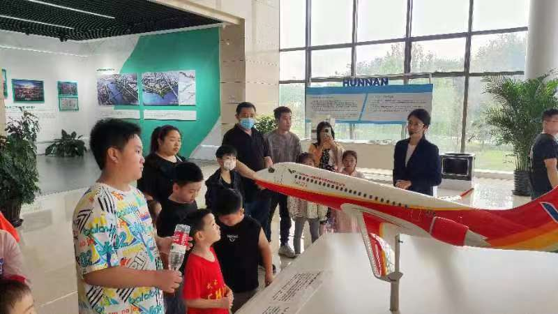 区民族宗教局开展“爱浑南、看浑南”民族团结进步宣传月活动