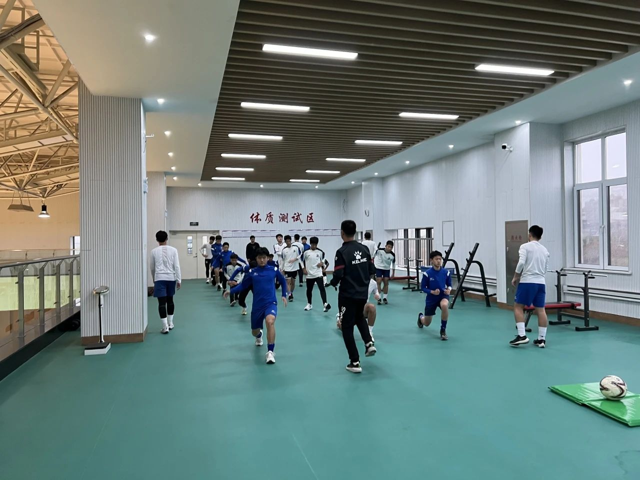 浑南高中足球少年闯入全国8强