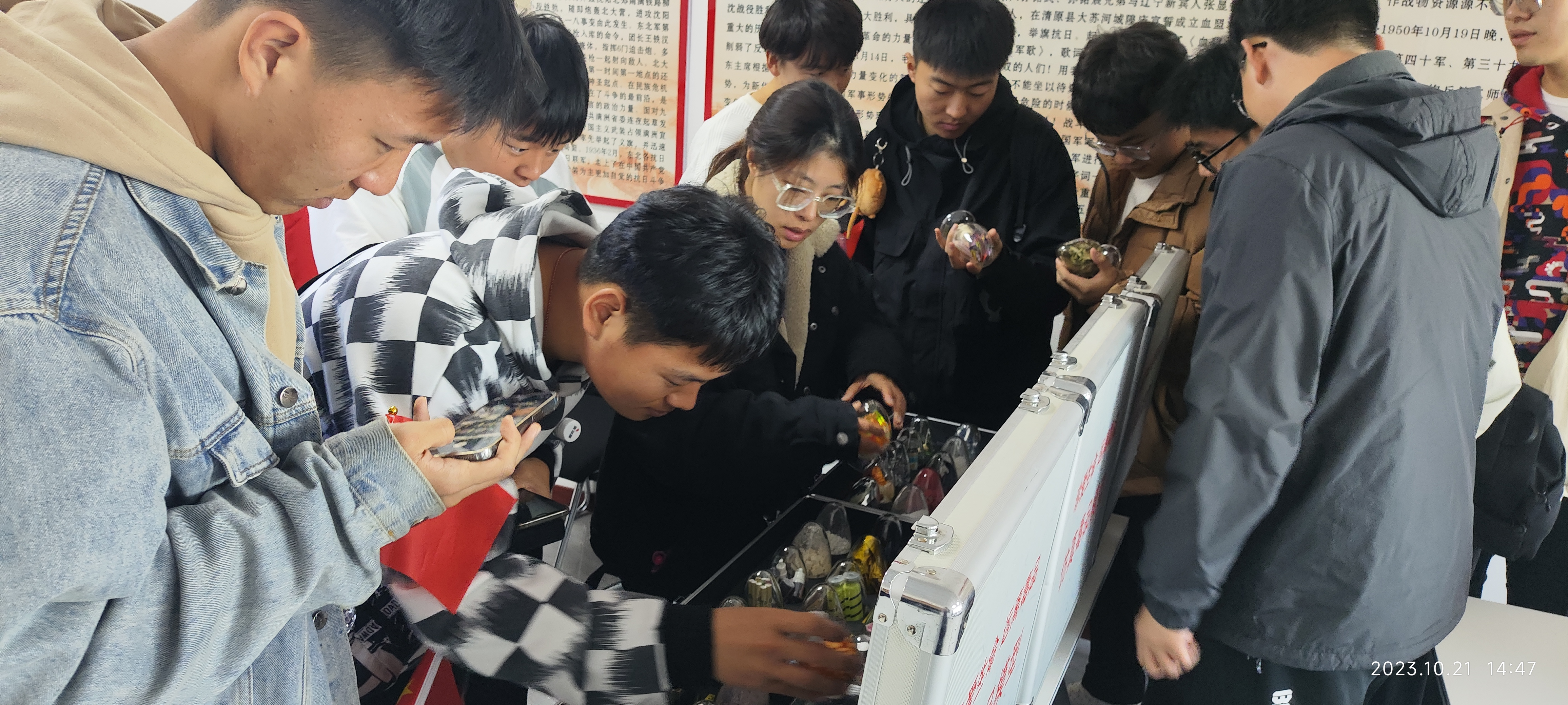 祝家街道开展“让青春远离毒品 让幸福拥抱未来”禁毒宣传活动