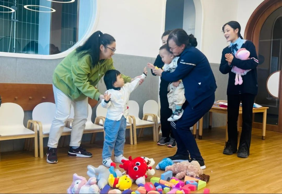 沈阳高新区 浑南区总工会开展“关爱职工”亲子早教活动