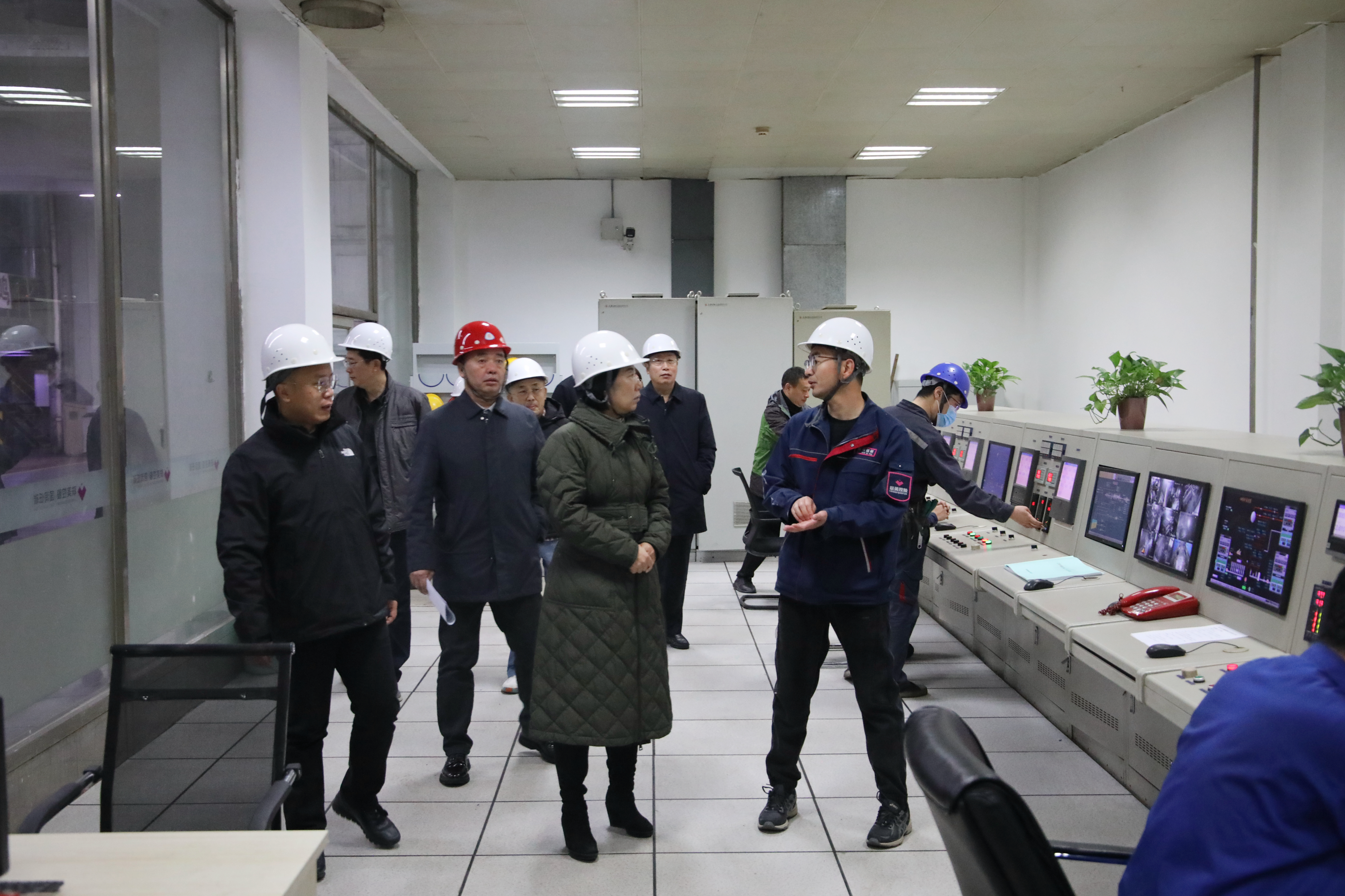 区政协视察全区供暖保障工作